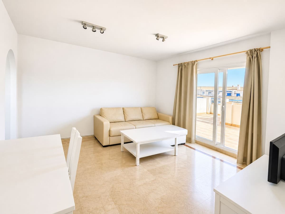 Penthouse in San Luis de Sabinillas — photo 7 of 10