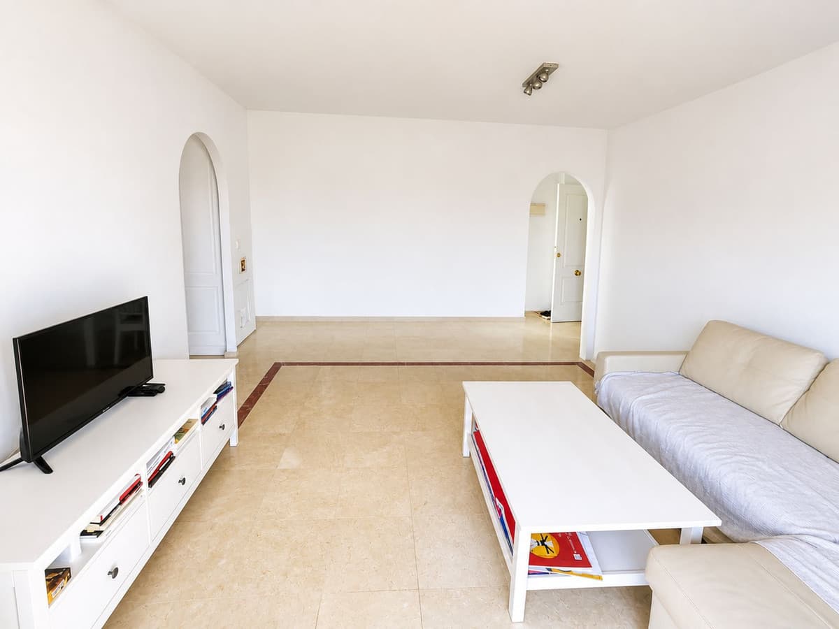 Penthouse in San Luis de Sabinillas — photo 8 of 10
