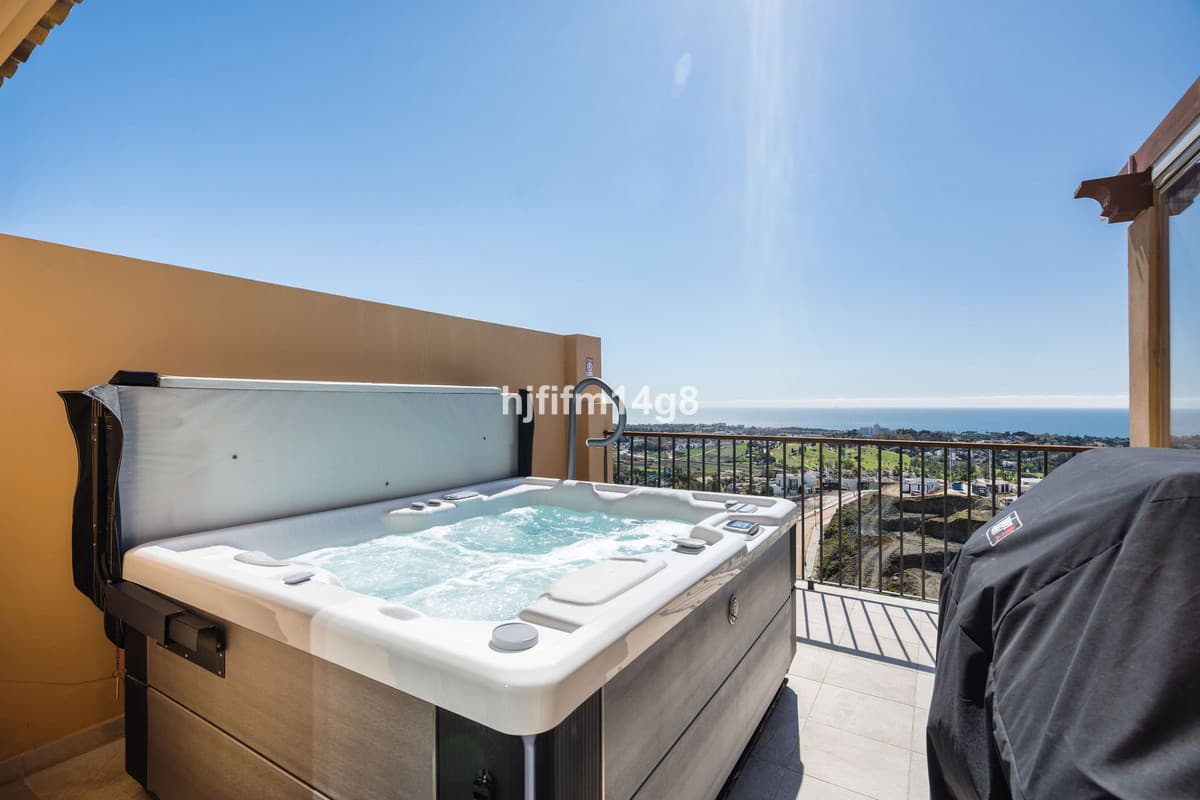 Penthouse in Benahavís — photo 4 of 10