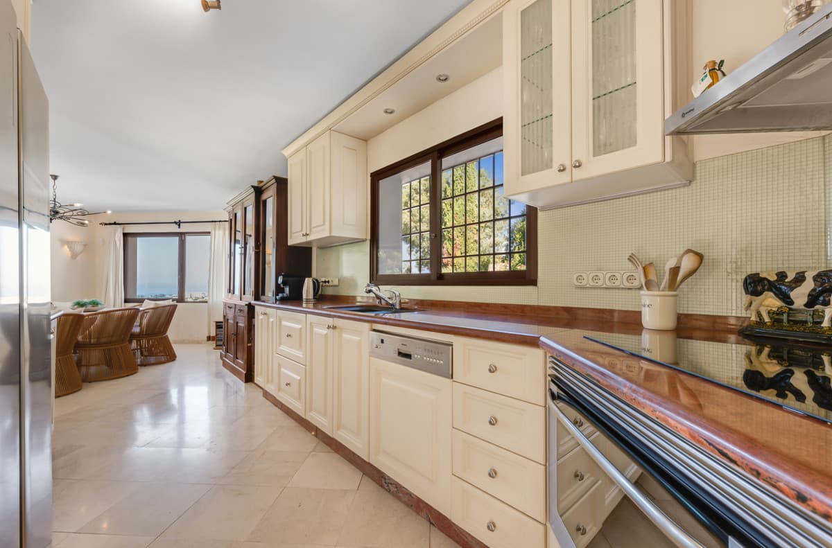Detached Villa in El Rosario — photo 9 of 10