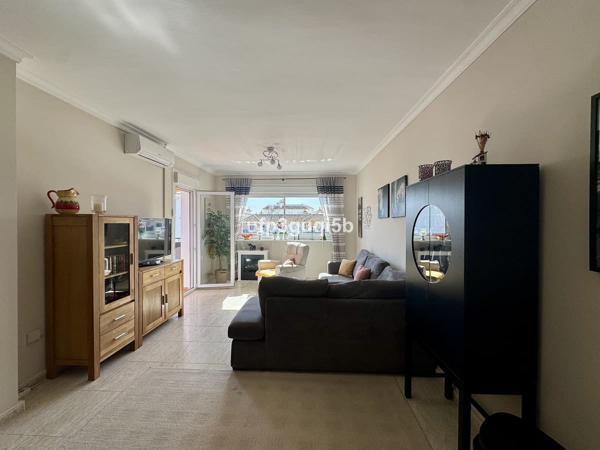 Top Floor Apartment in La Cala de Mijas — photo 5 of 10