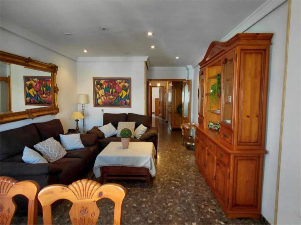 Middle Floor Apartment in Estepona — photo 1 of 10