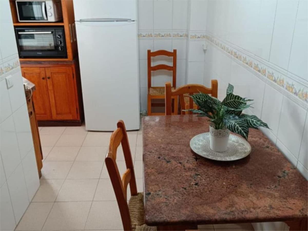 Middle Floor Apartment in Estepona — photo 8 of 10
