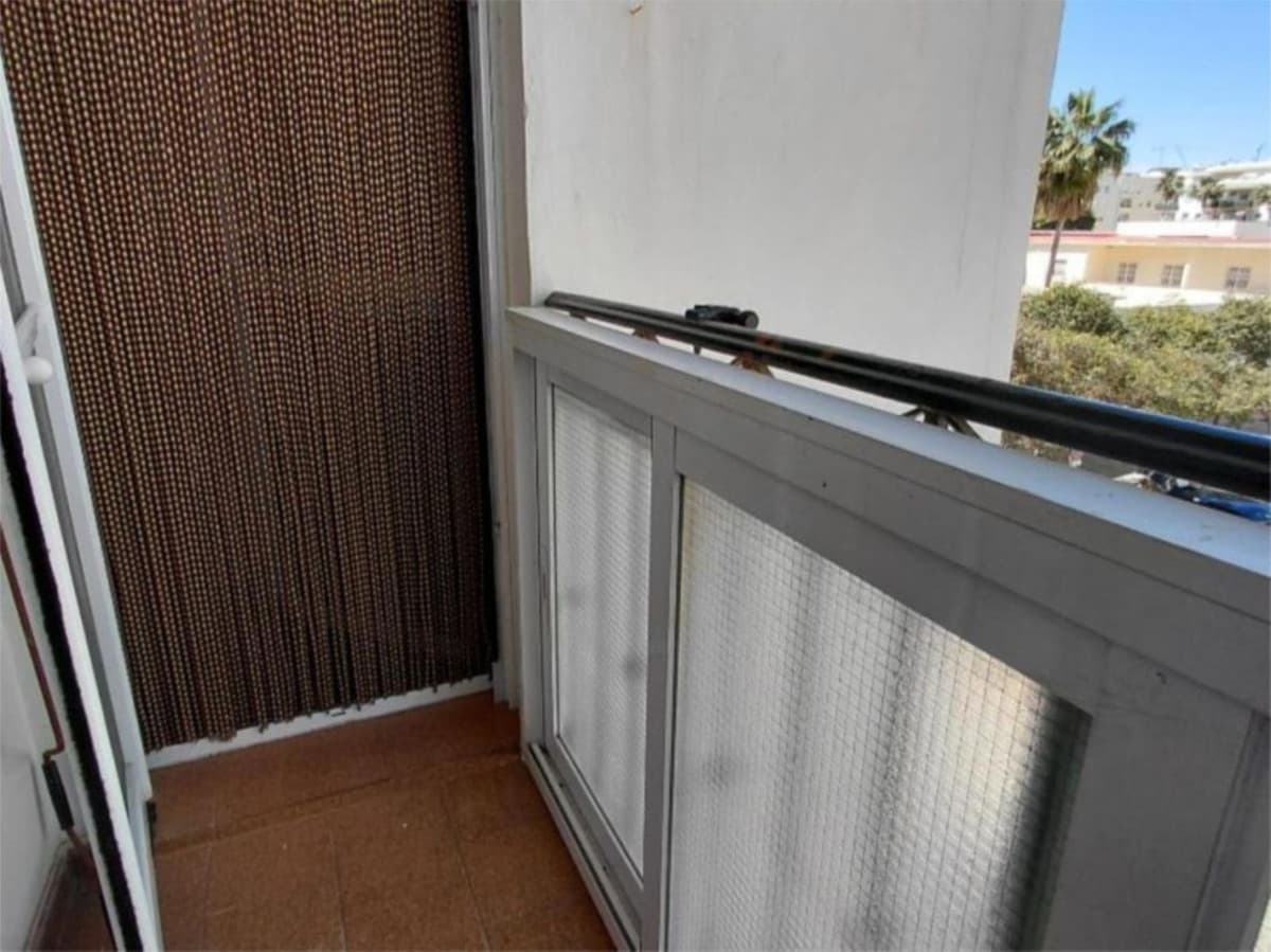 Middle Floor Apartment in Estepona — photo 9 of 10