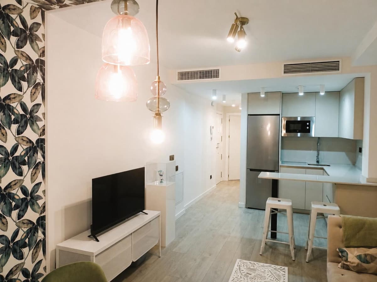 Middle Floor Apartment in Málaga Centro — photo 8 of 10