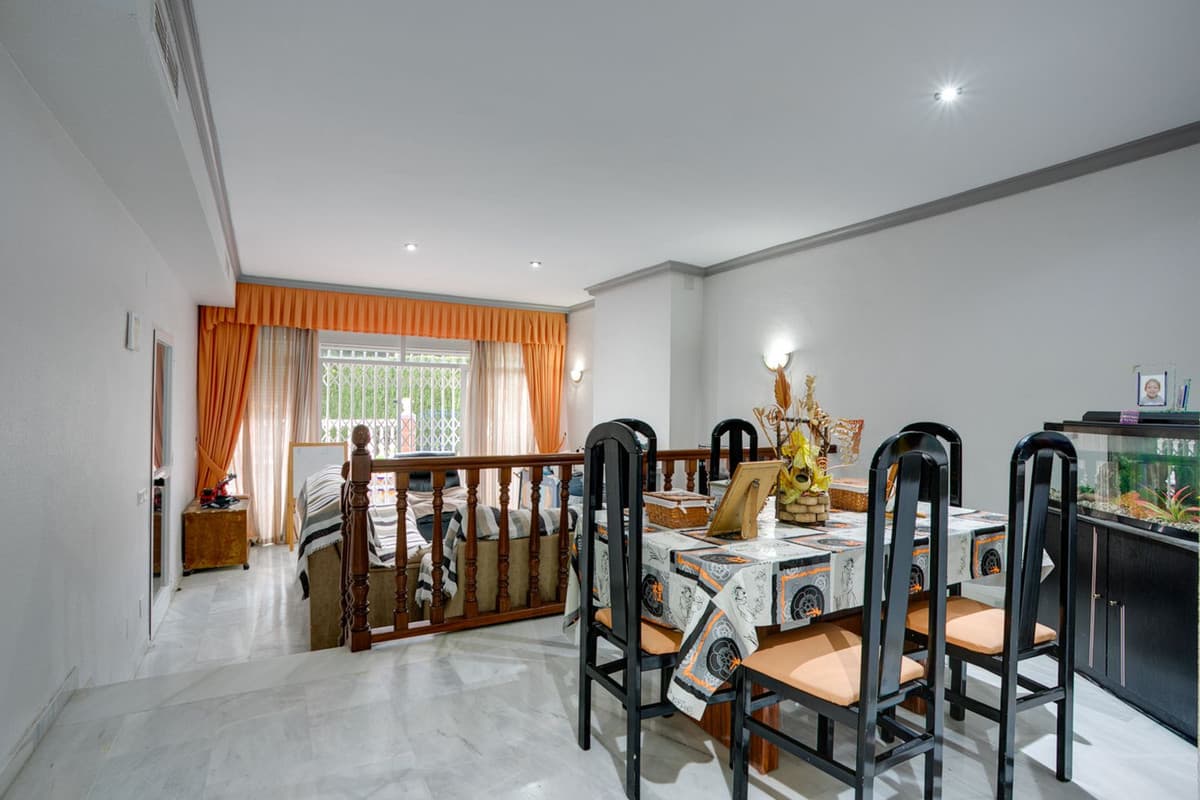 Townhouse in Estepona — photo 4 of 10