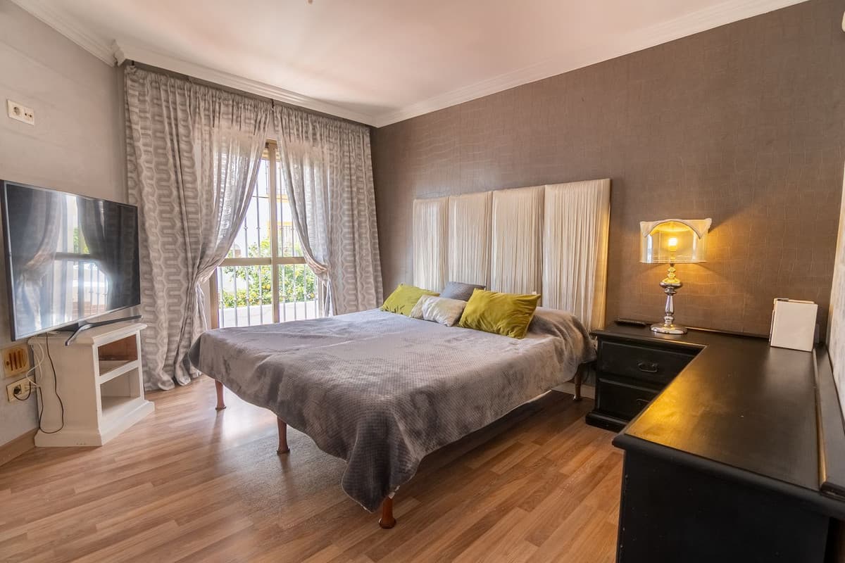 Townhouse in Estepona — photo 9 of 10