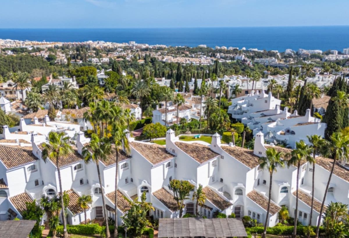 Semi-Detached House in Marbella — photo 2 of 10