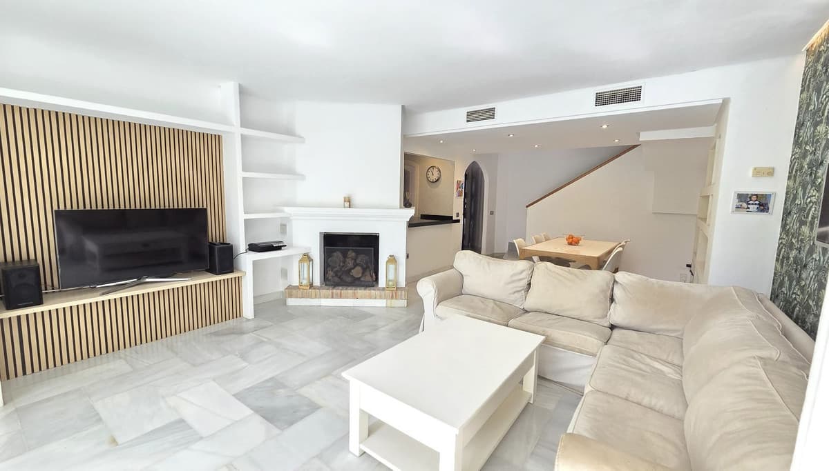Semi-Detached House in Marbella — photo 4 of 10