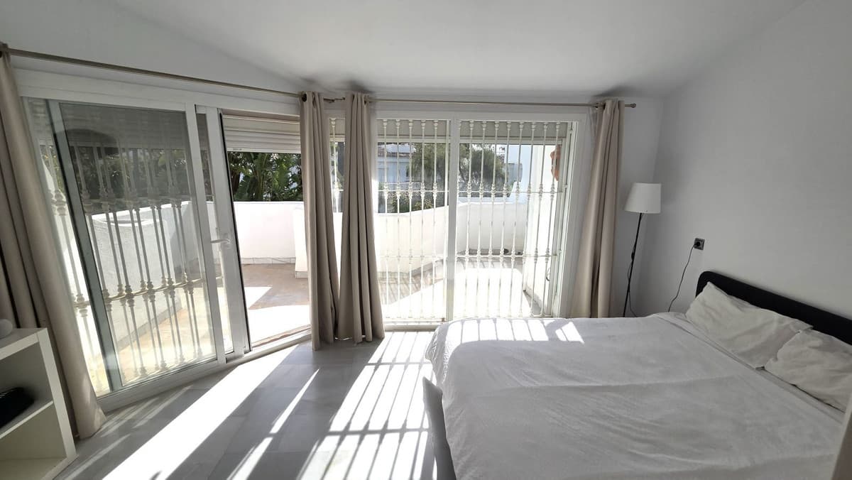 Semi-Detached House in Marbella — photo 9 of 10