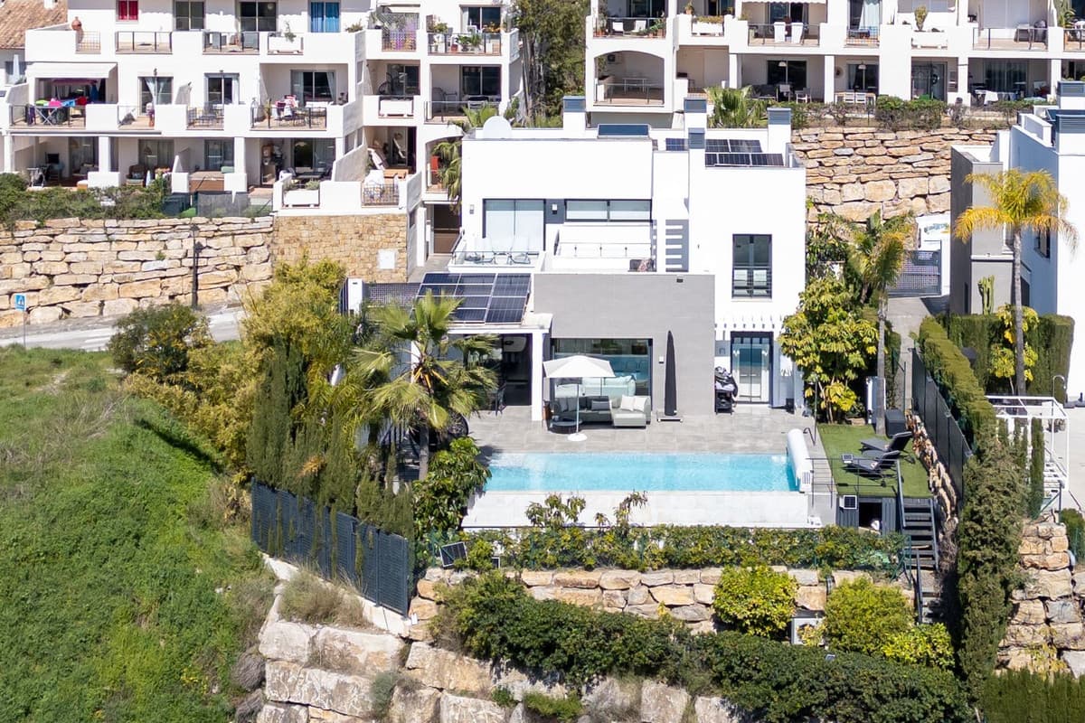 Detached Villa in Selwo — photo 1 of 10
