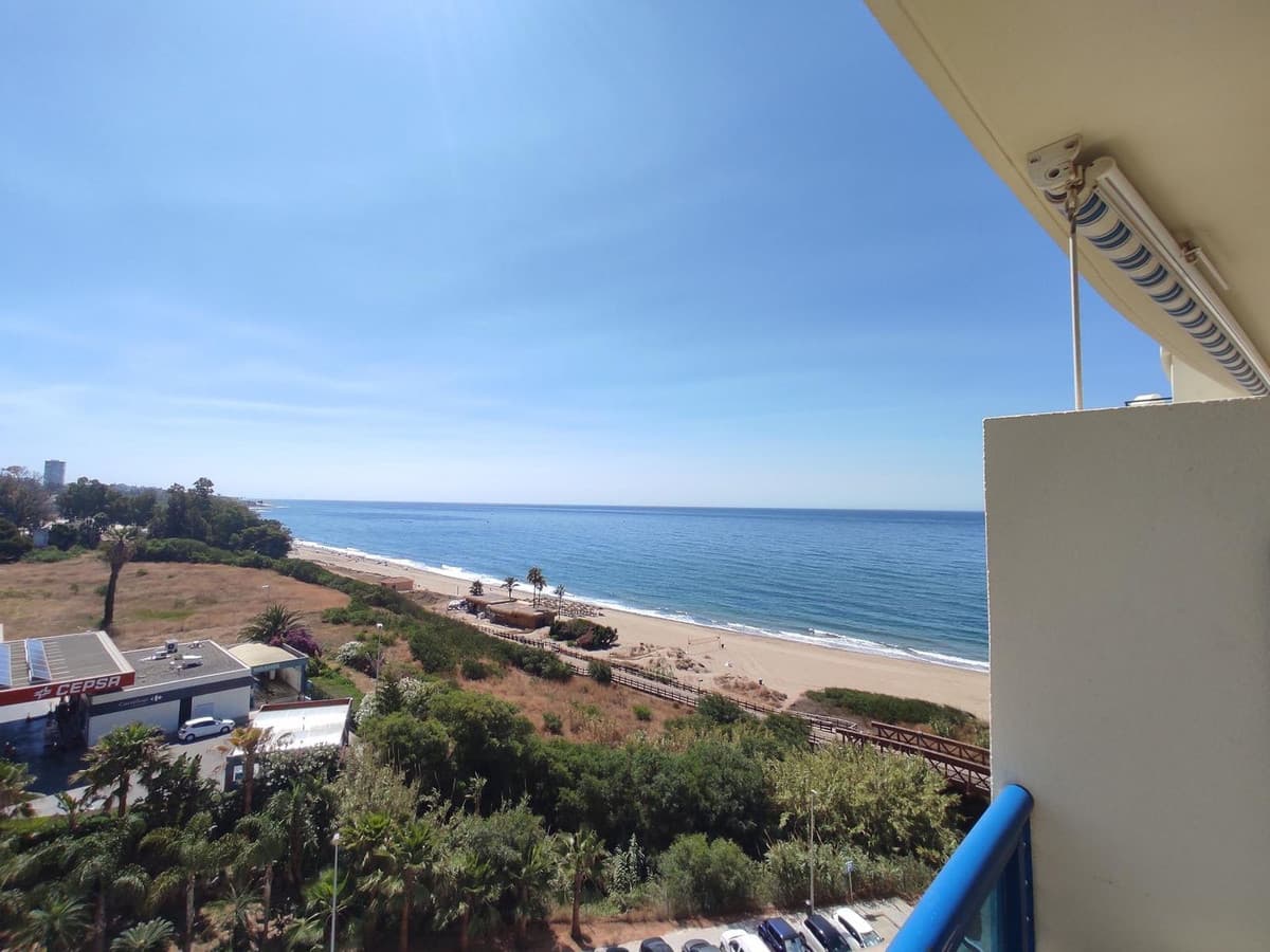 Middle Floor Apartment in Marbella — photo 5 of 10