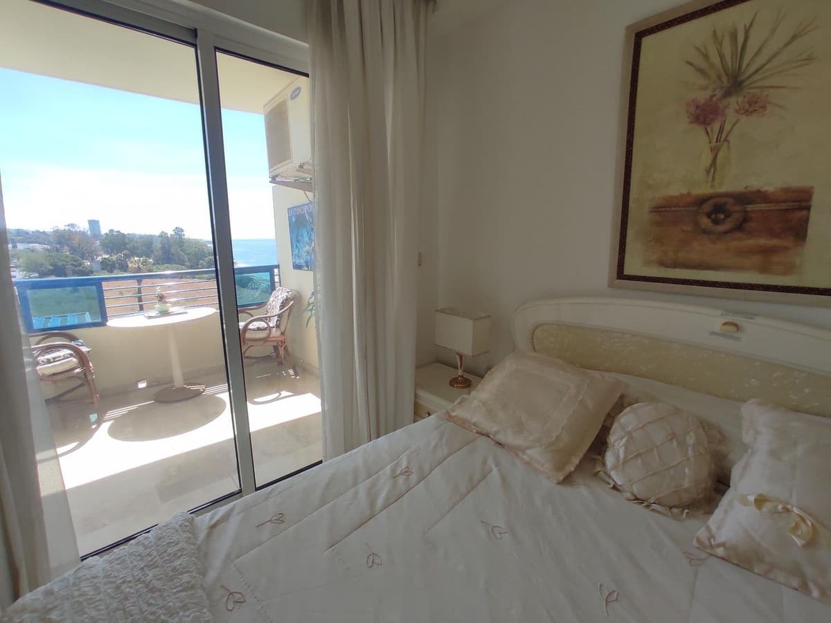 Middle Floor Apartment in Marbella — photo 6 of 10