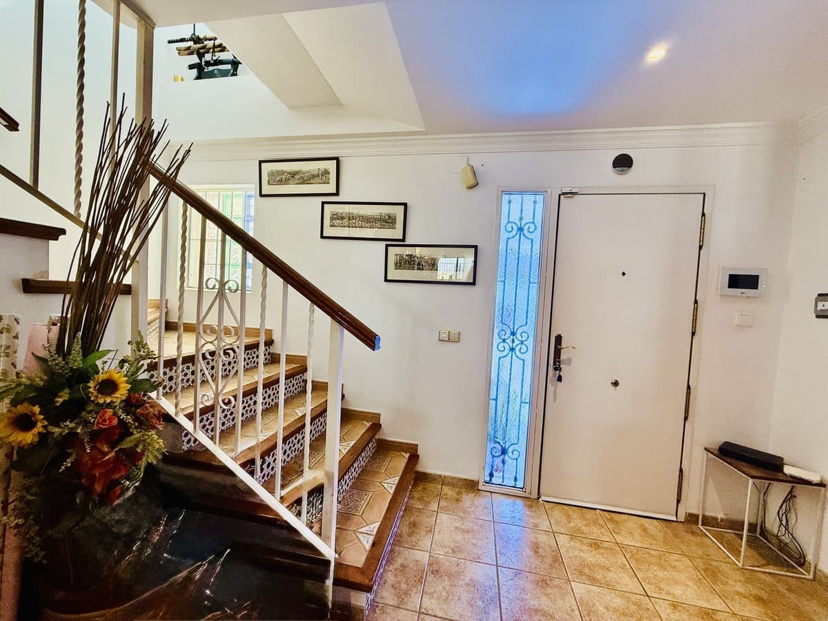 Detached Villa in Alhaurín de la Torre — photo 4 of 10