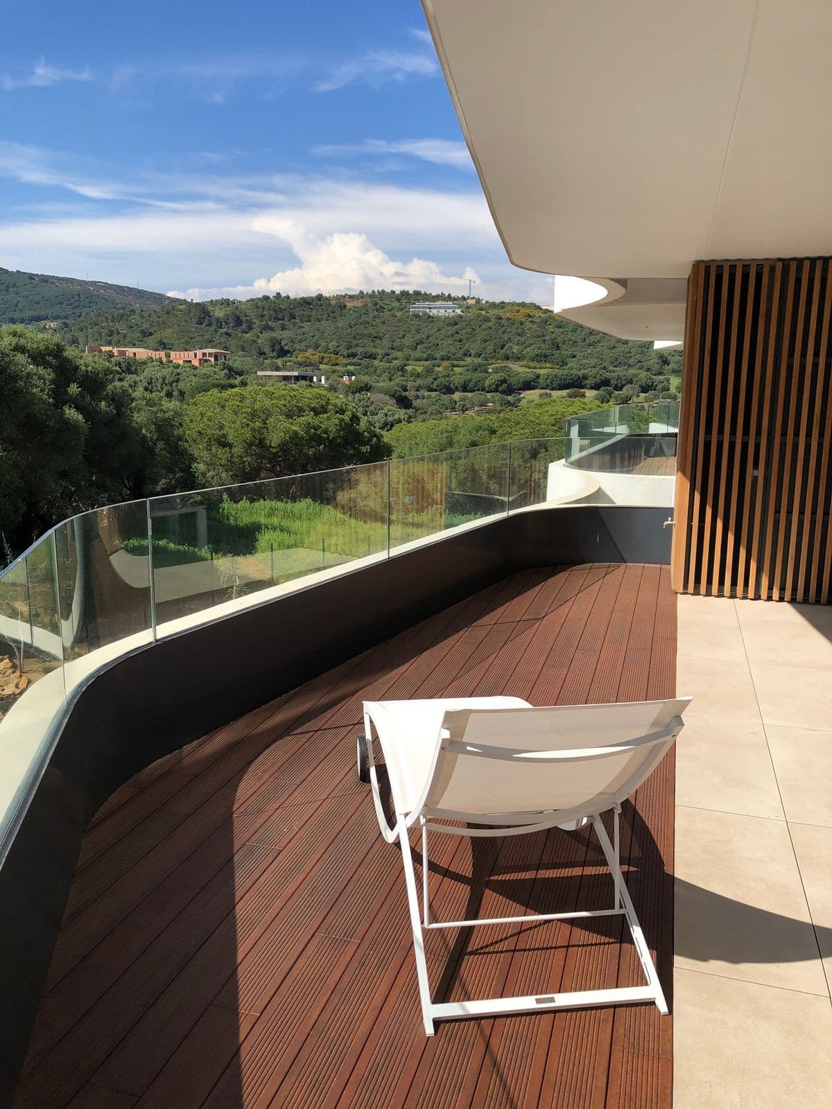 Middle Floor Apartment in Sotogrande — photo 7 of 10