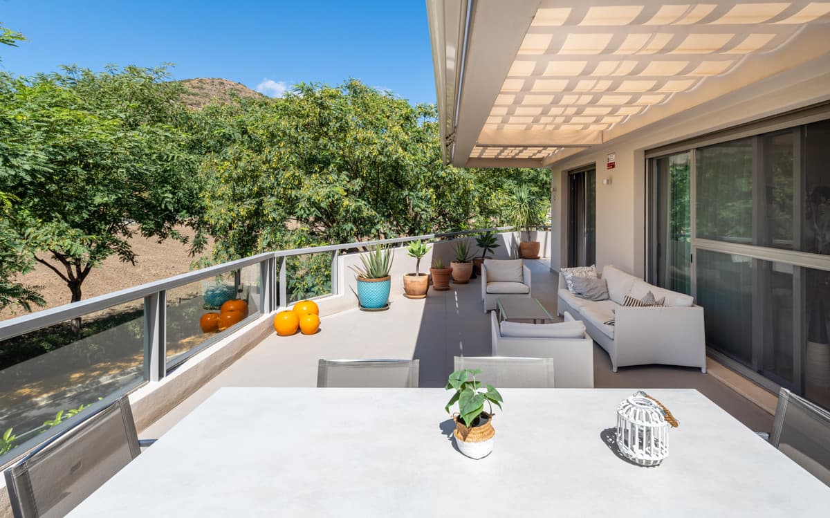 Ground Floor Apartment in Benahavís — photo 4 of 10