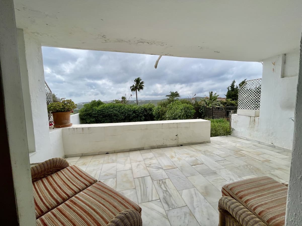 Semi-Detached House in La Duquesa — photo 8 of 10