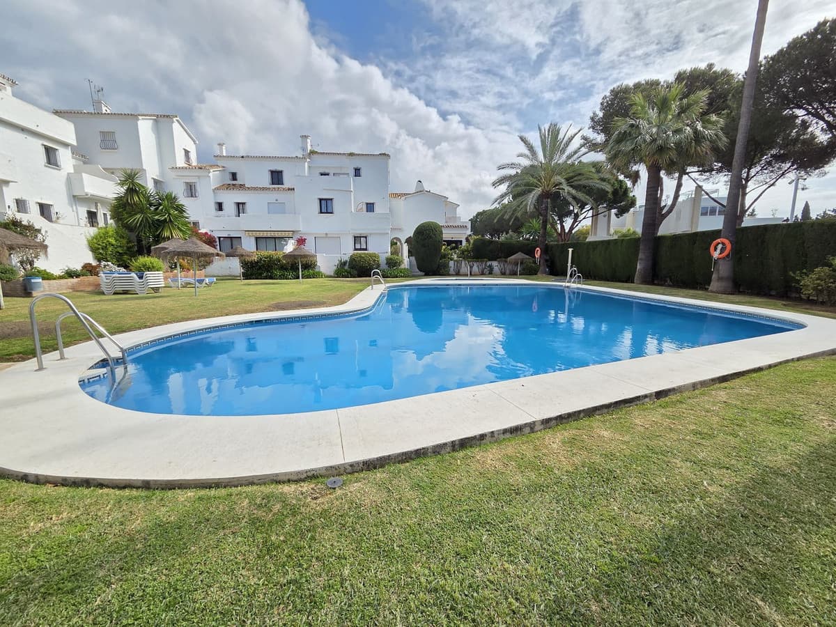 Townhouse in Nueva Andalucía — photo 4 of 10