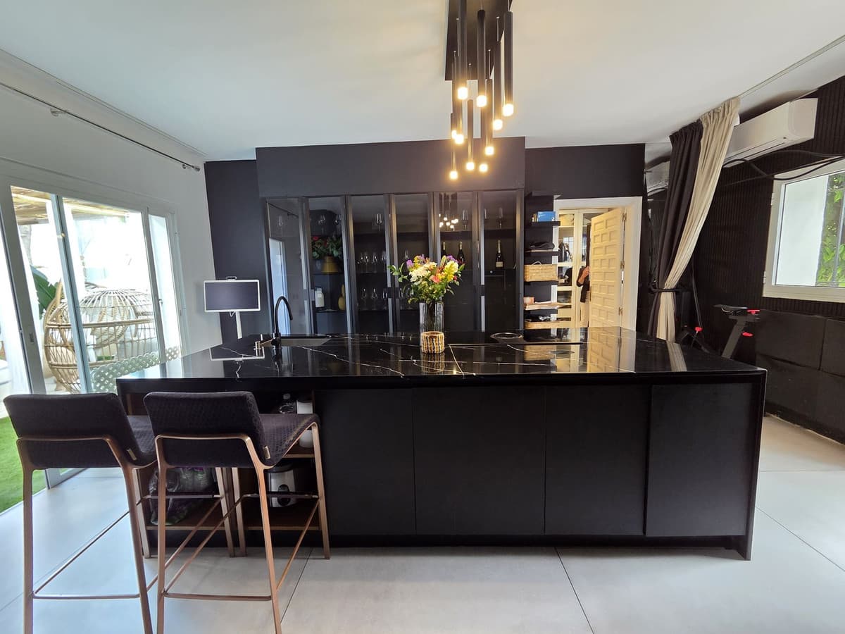 Townhouse in Nueva Andalucía — photo 9 of 10