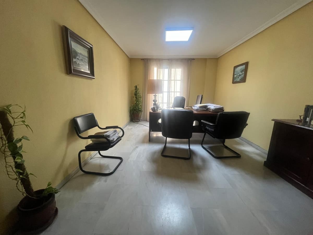 Middle Floor Apartment in Estepona — photo 2 of 8