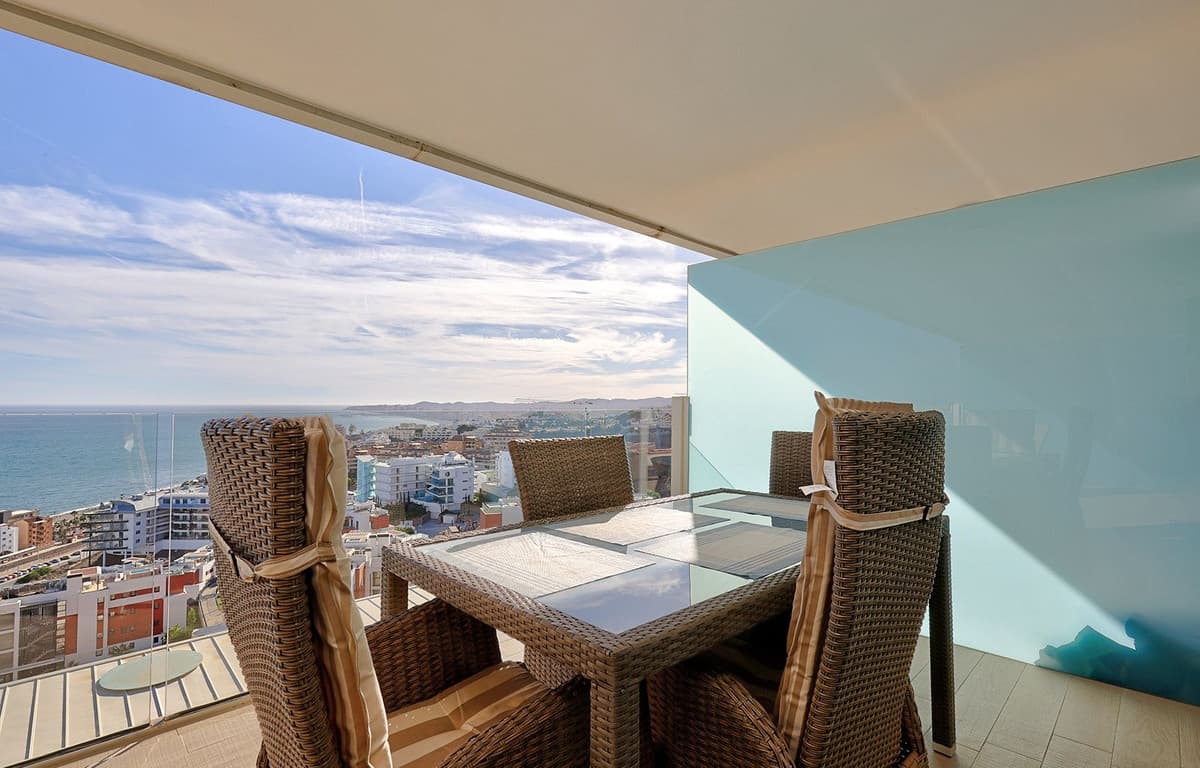 Middle Floor Apartment in Fuengirola — photo 5 of 10