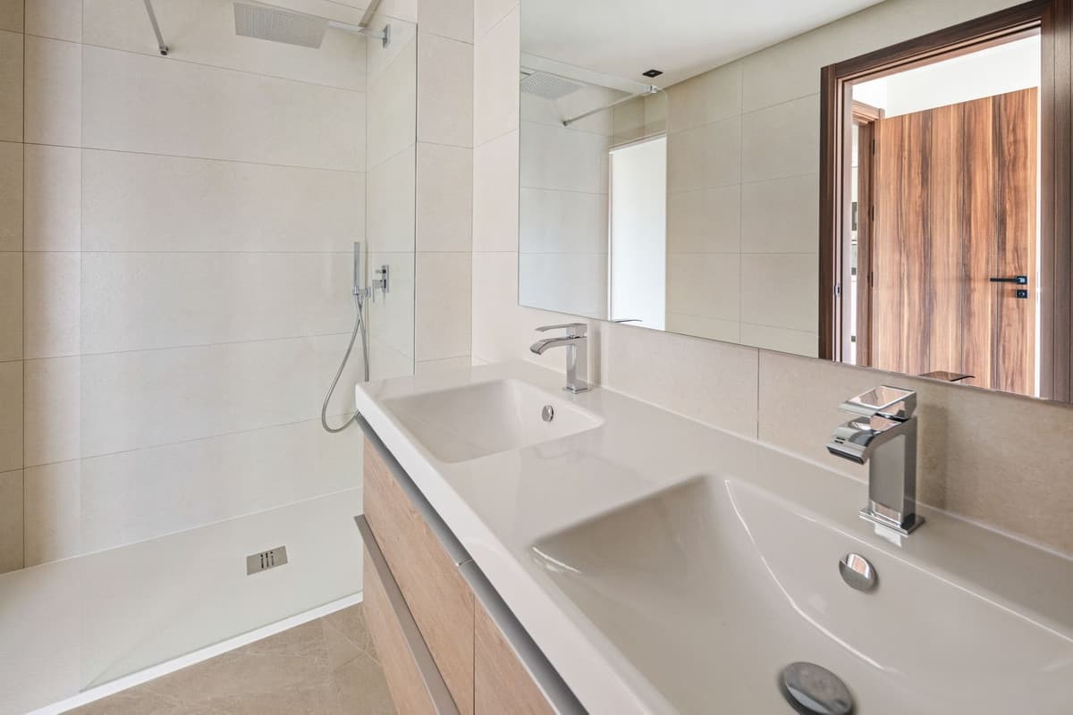 Middle Floor Apartment in Nueva Andalucía — photo 9 of 10
