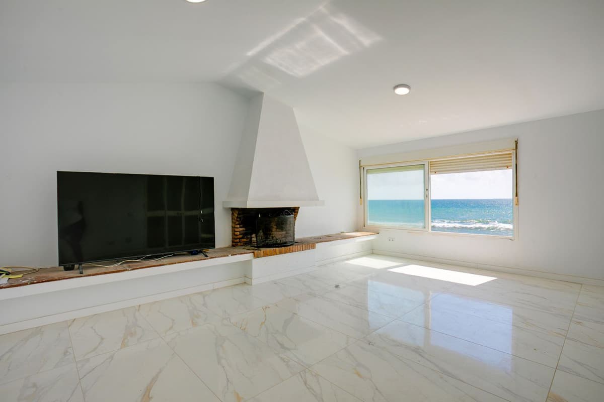 Detached Villa in Estepona — photo 1 of 10