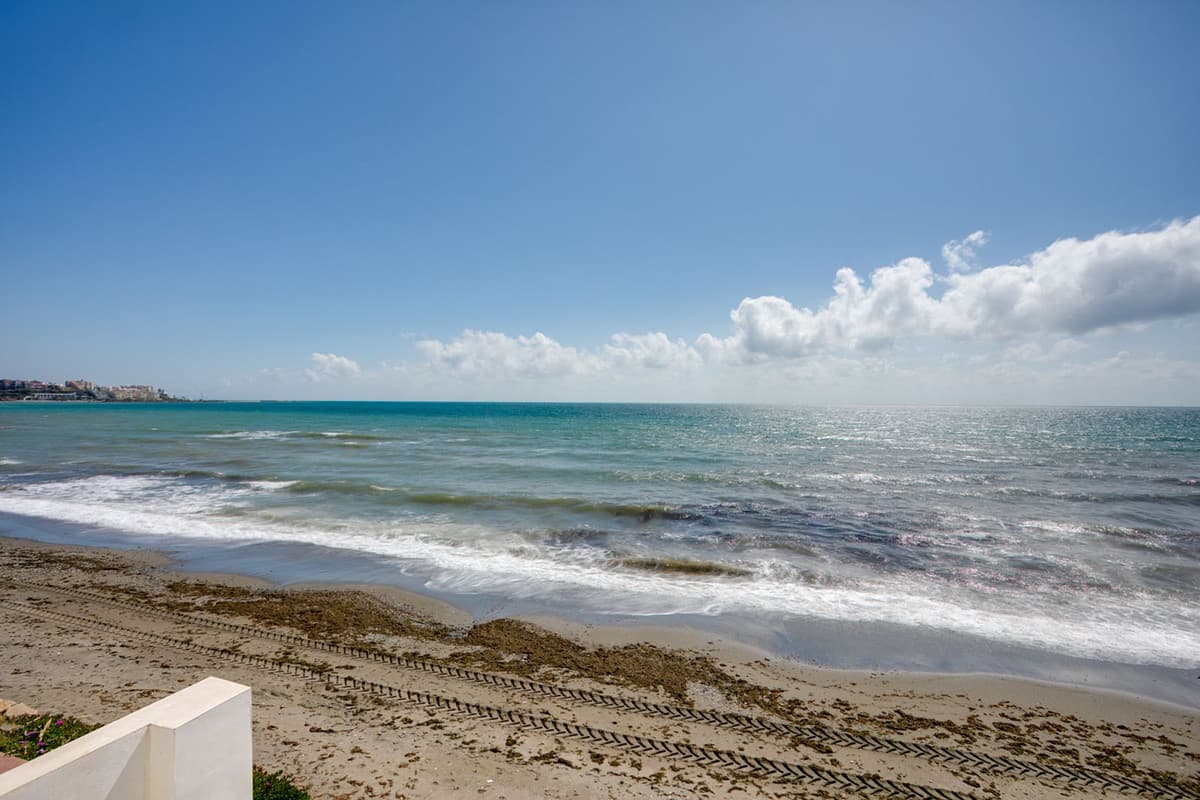 Detached Villa in Estepona — photo 2 of 10