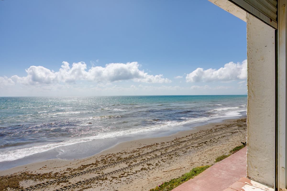 Detached Villa in Estepona — photo 3 of 10