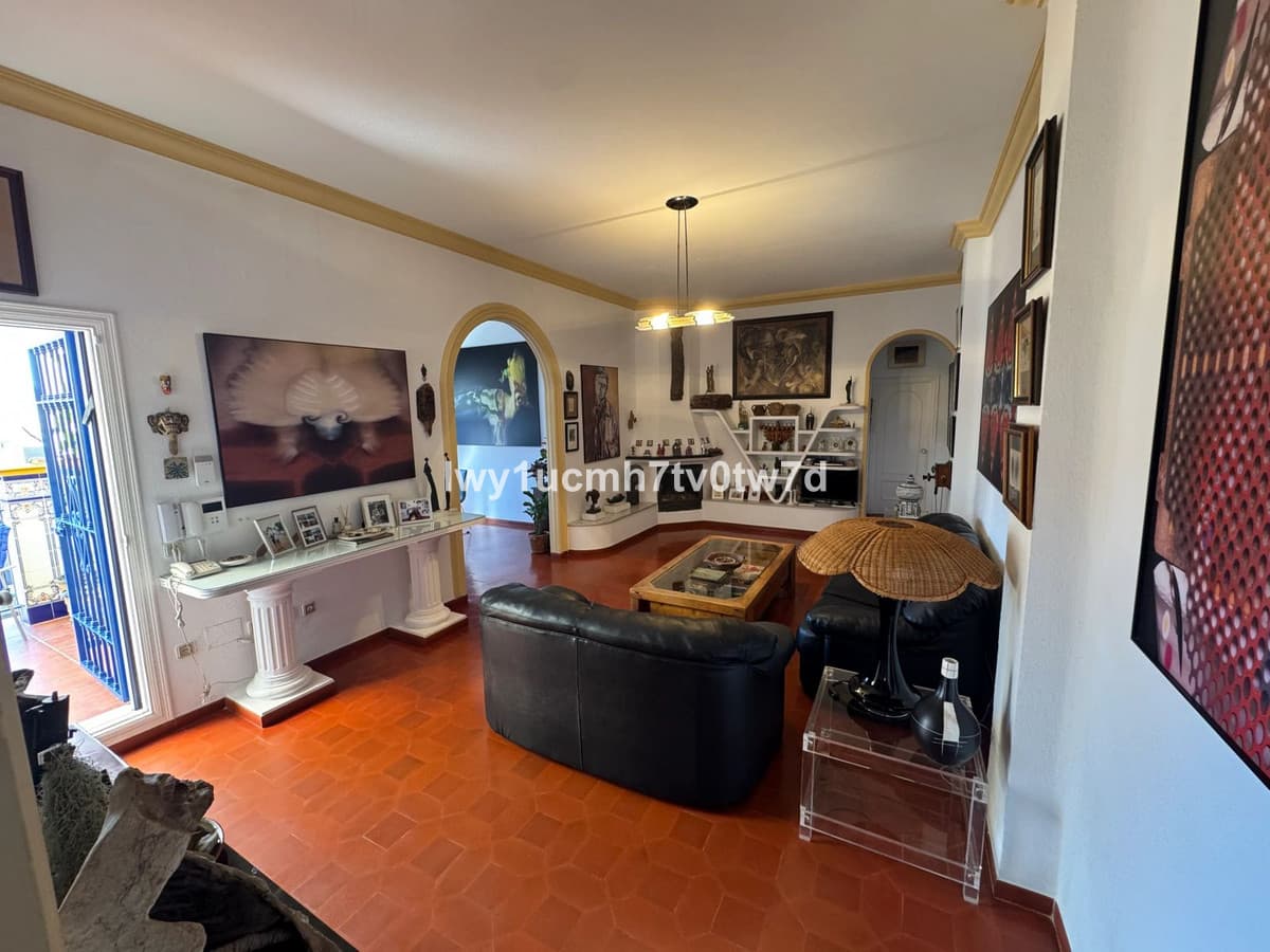 Townhouse in Malagueta — photo 1 of 10