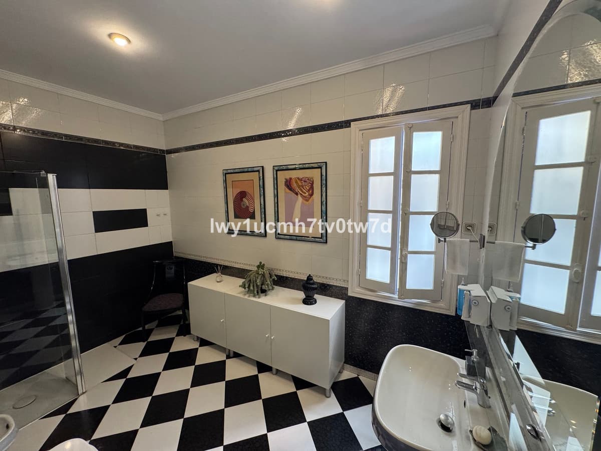 Townhouse in Malagueta — photo 2 of 10