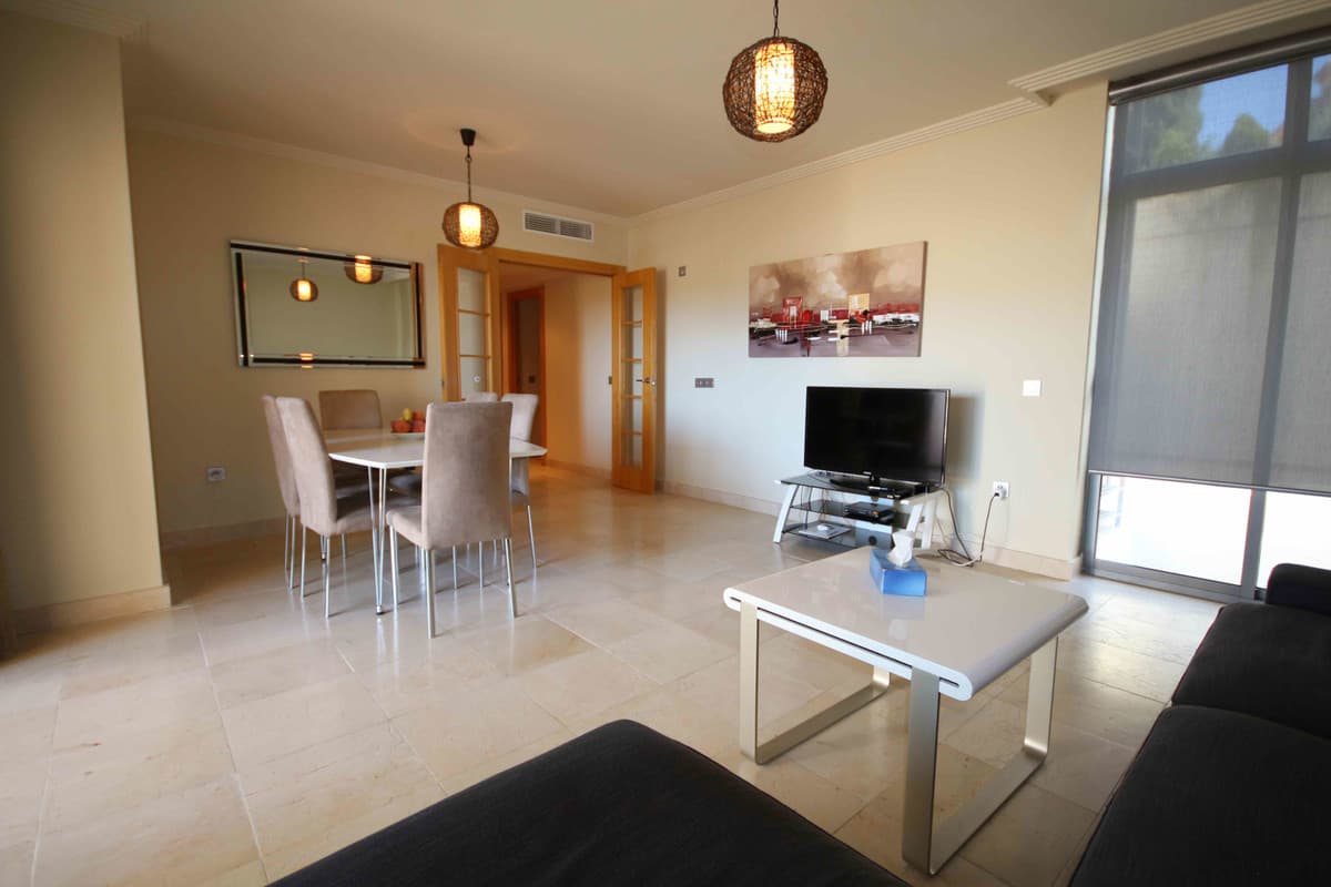 Middle Floor Apartment in Los Flamingos — photo 4 of 10