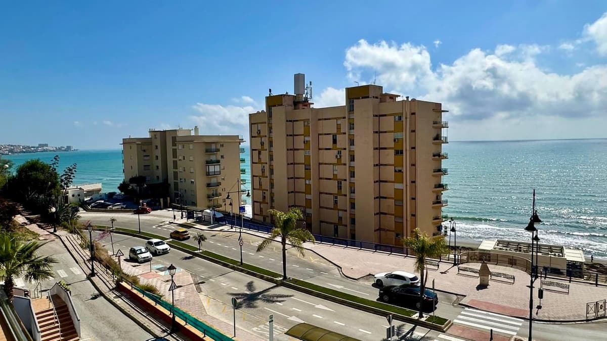 Middle Floor Apartment in Fuengirola — photo 1 of 10