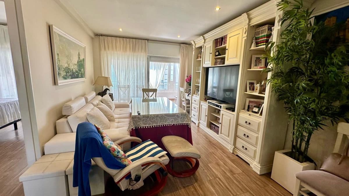 Middle Floor Apartment in Fuengirola — photo 2 of 10