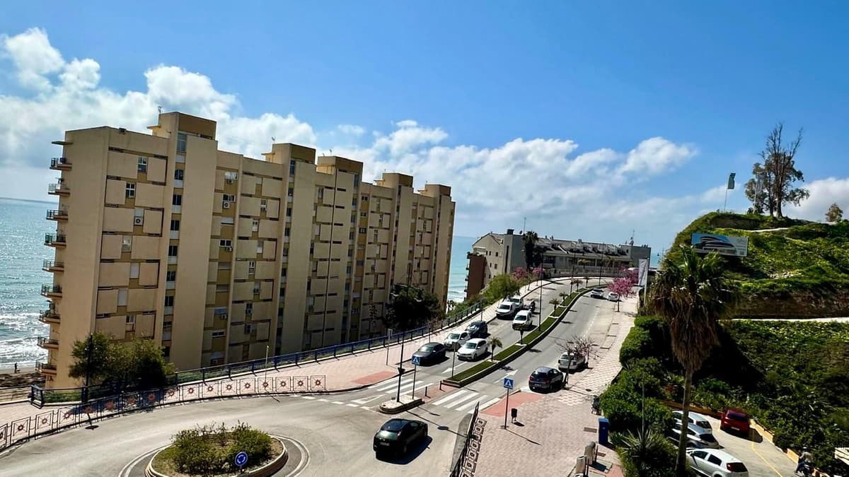 Middle Floor Apartment in Fuengirola — photo 8 of 10