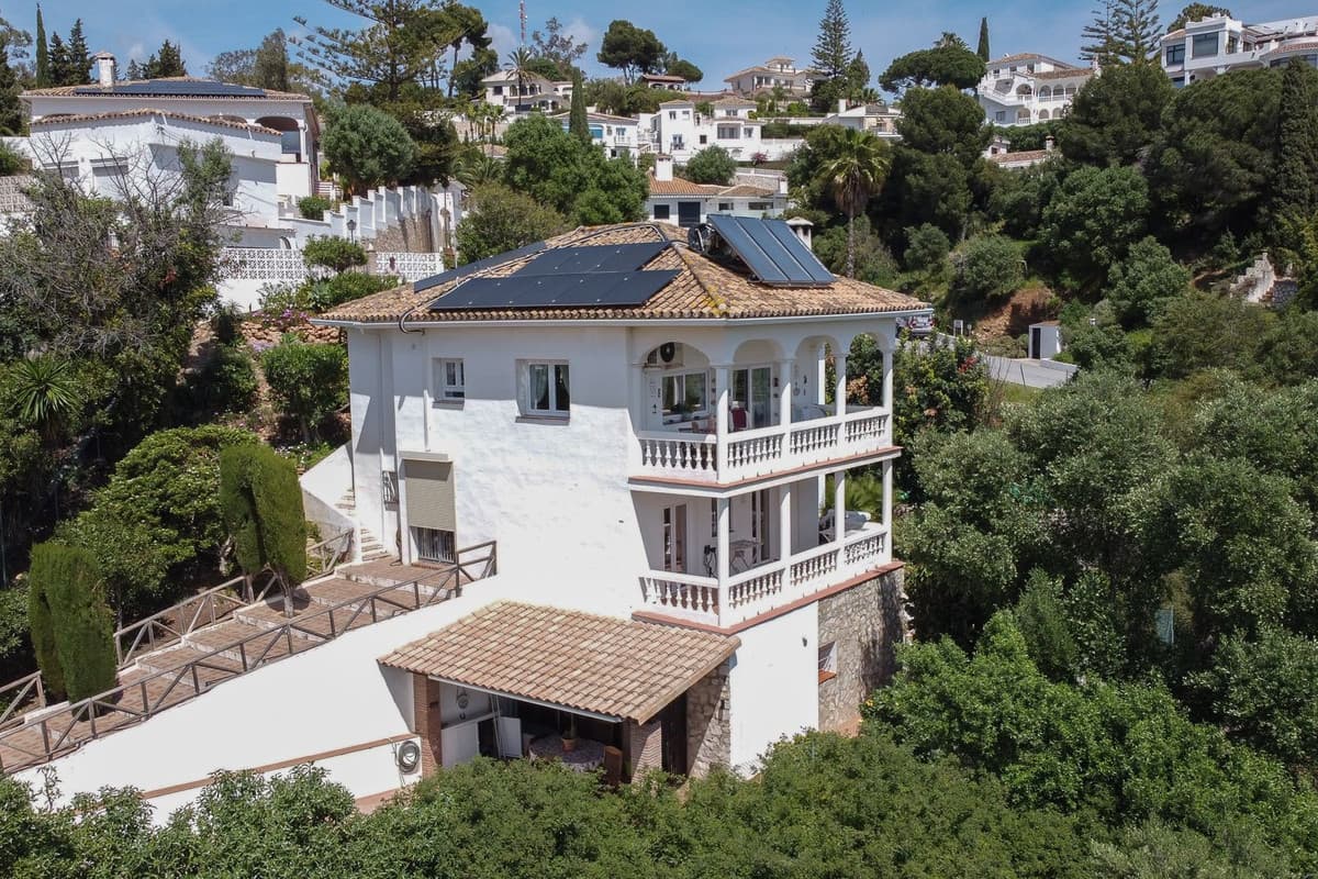 Detached Villa in La Cala de Mijas — photo 1 of 10