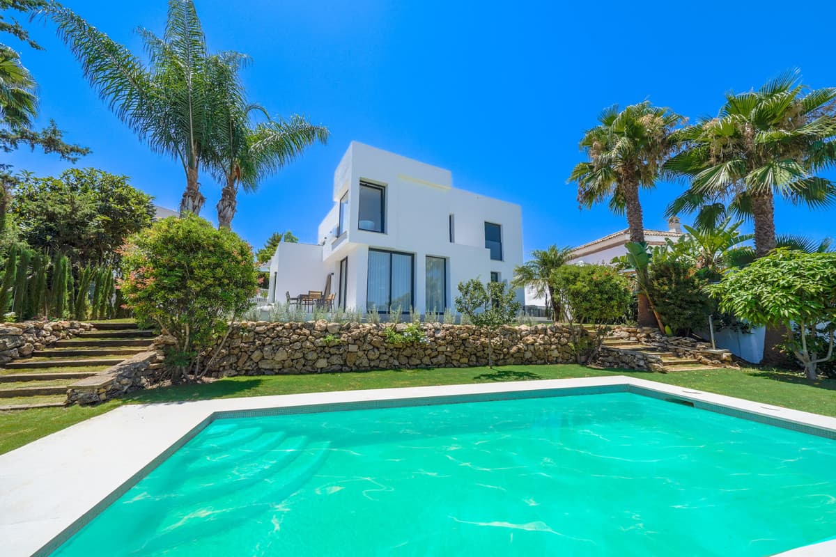 Detached Villa in Nueva Andalucía — photo 3 of 10