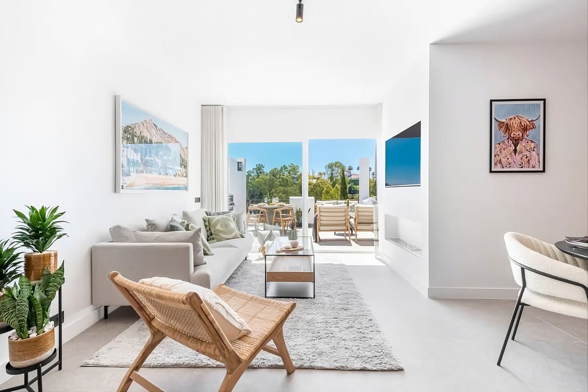Middle Floor Apartment in Benahavís — photo 7 of 10