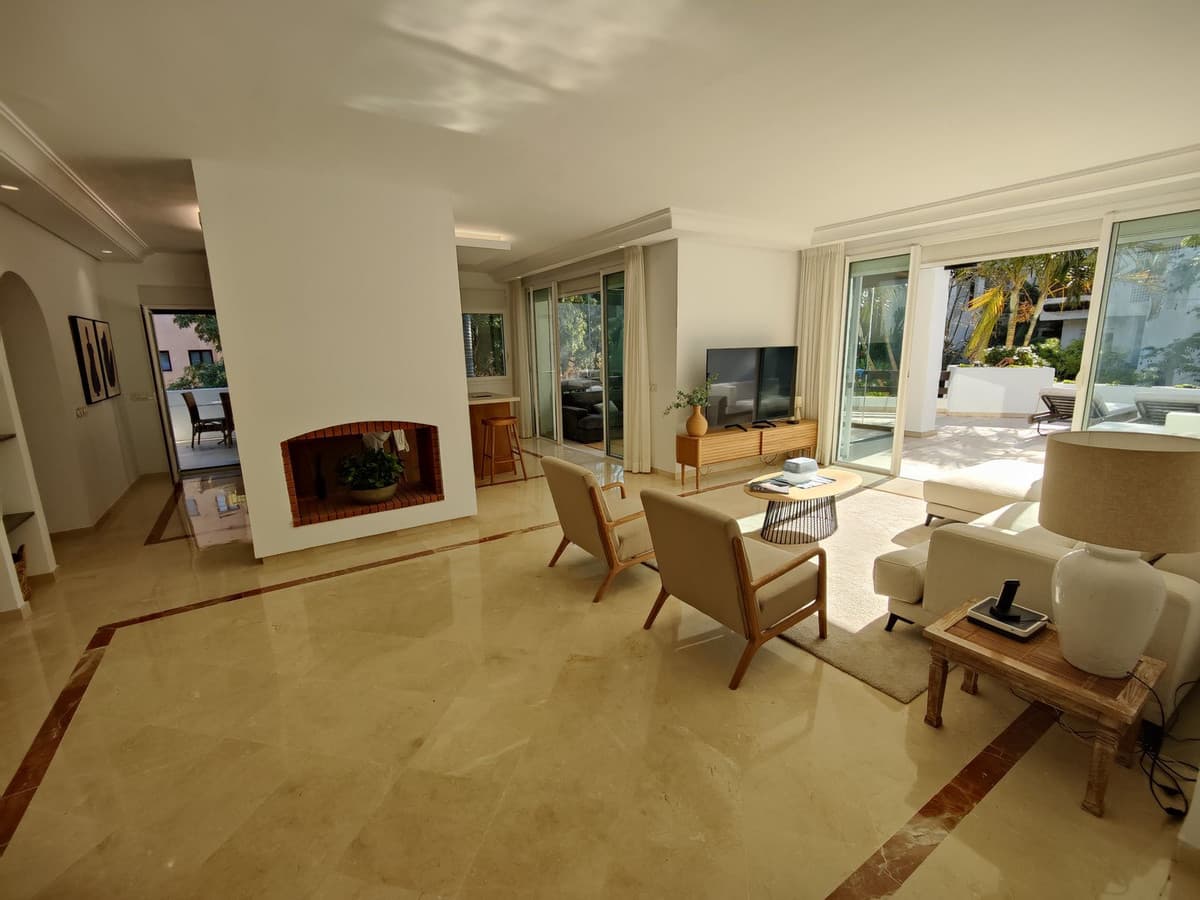 Penthouse Duplex in Puerto Banús — photo 4 of 10