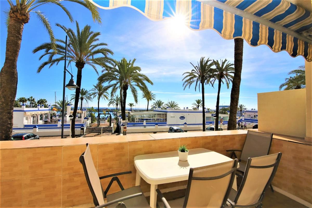 Middle Floor Apartment in Estepona — photo 1 of 10