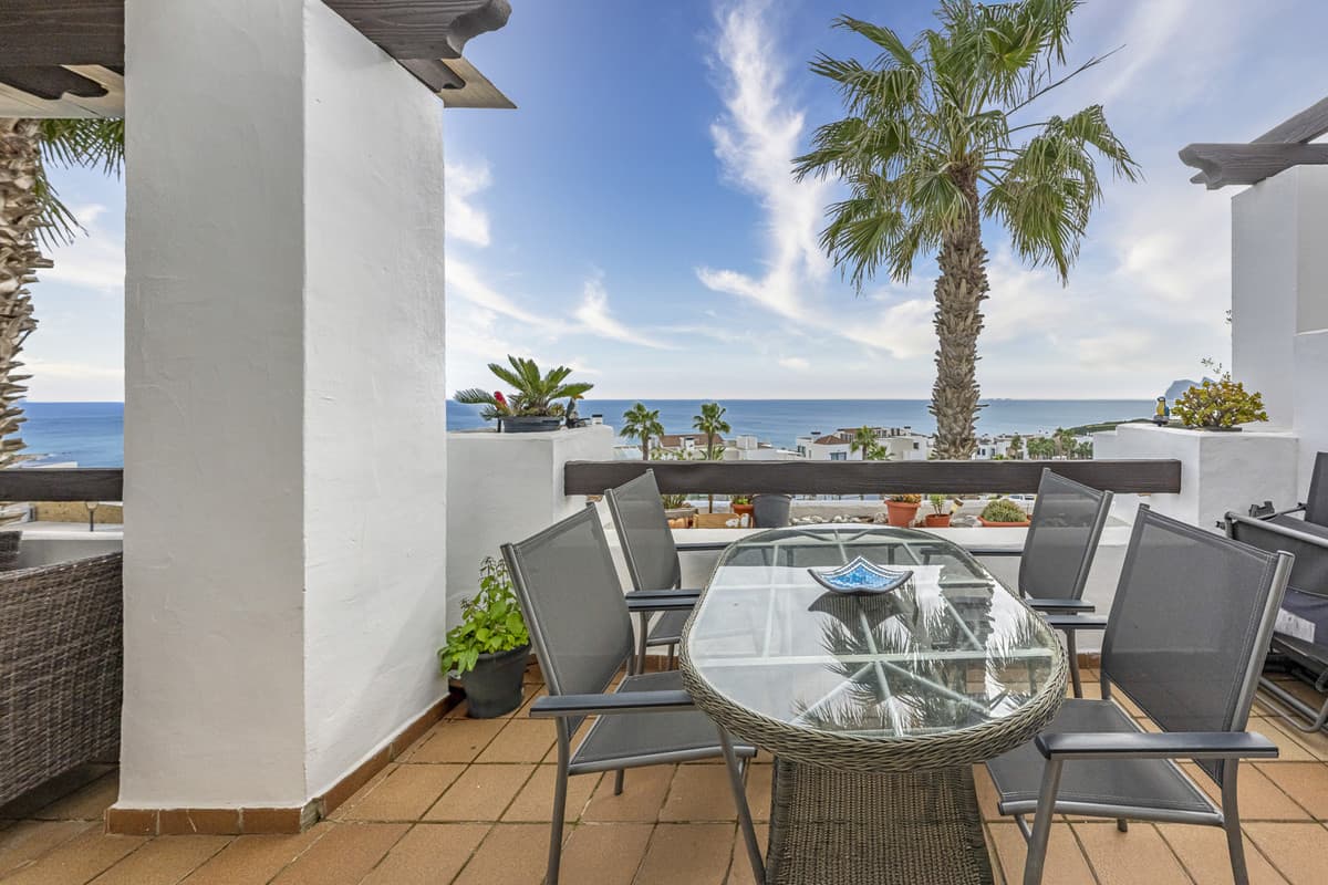 Middle Floor Apartment in La Alcaidesa — photo 4 of 10