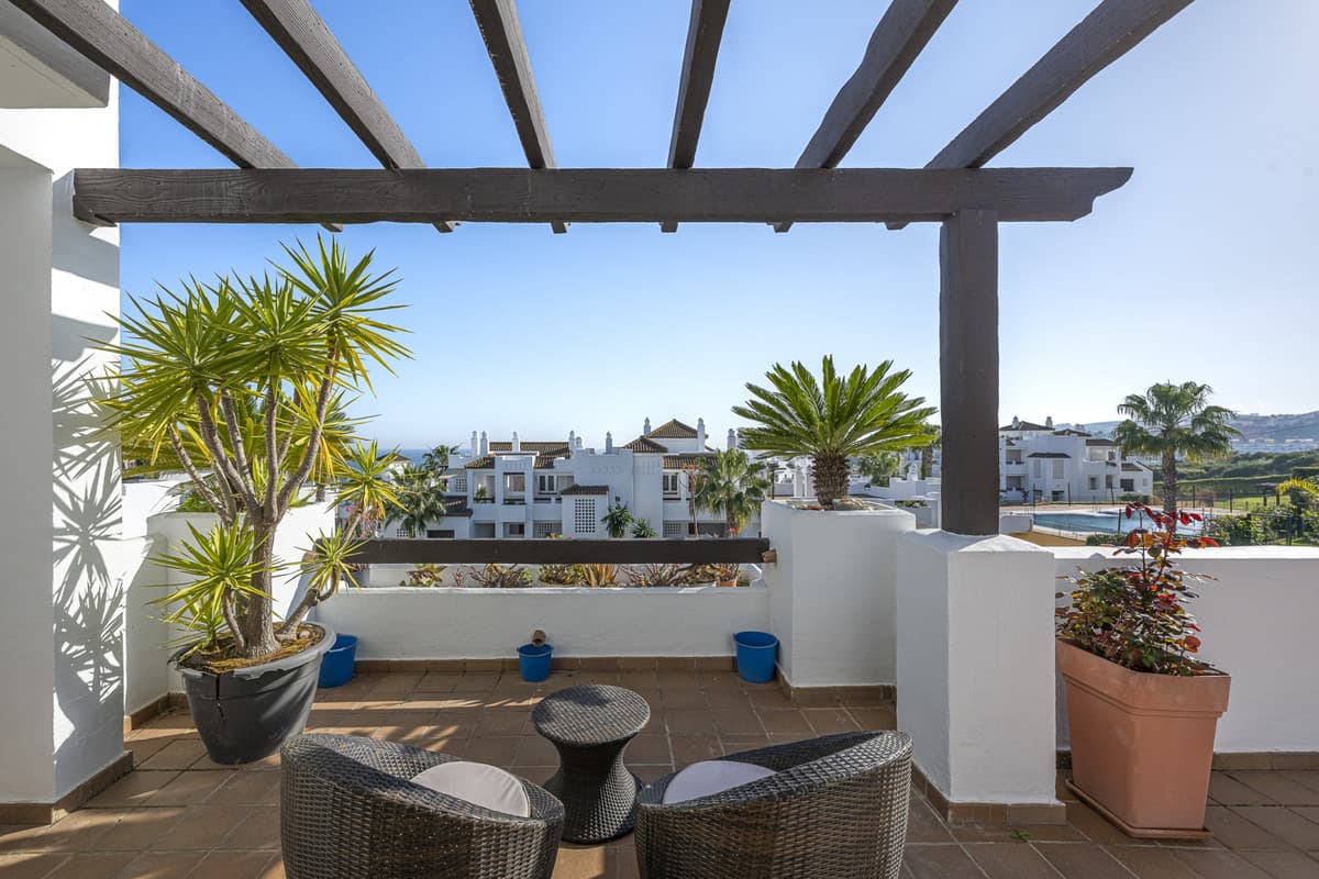 Middle Floor Apartment in La Alcaidesa — photo 1 of 10