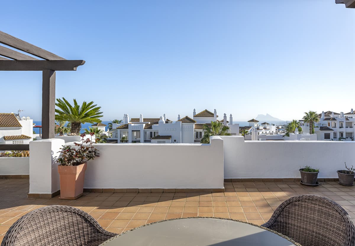 Middle Floor Apartment in La Alcaidesa — photo 6 of 10