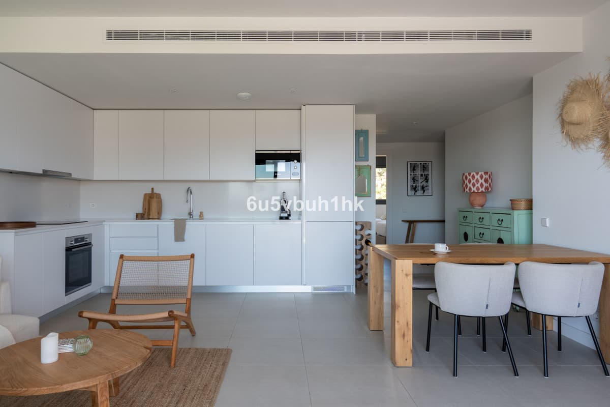 Middle Floor Apartment in Calanova Golf — photo 8 of 10