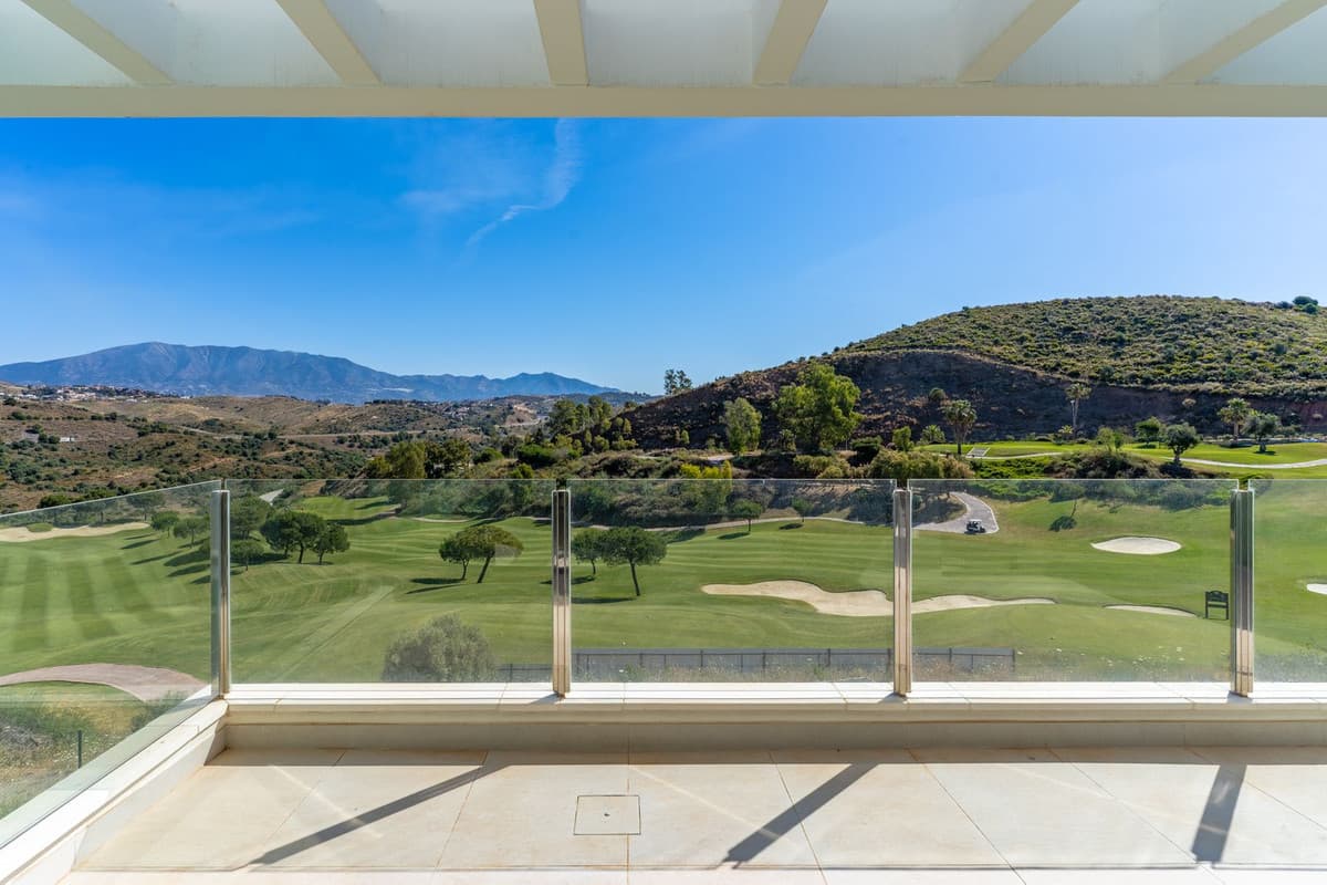 Middle Floor Apartment in La Cala de Mijas — photo 1 of 10