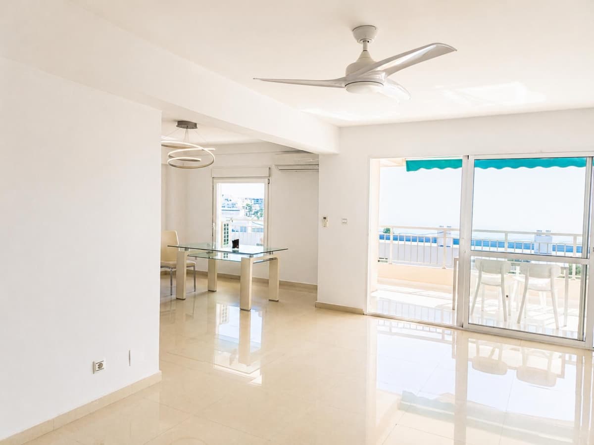 Middle Floor Apartment in La Carihuela — photo 2 of 10