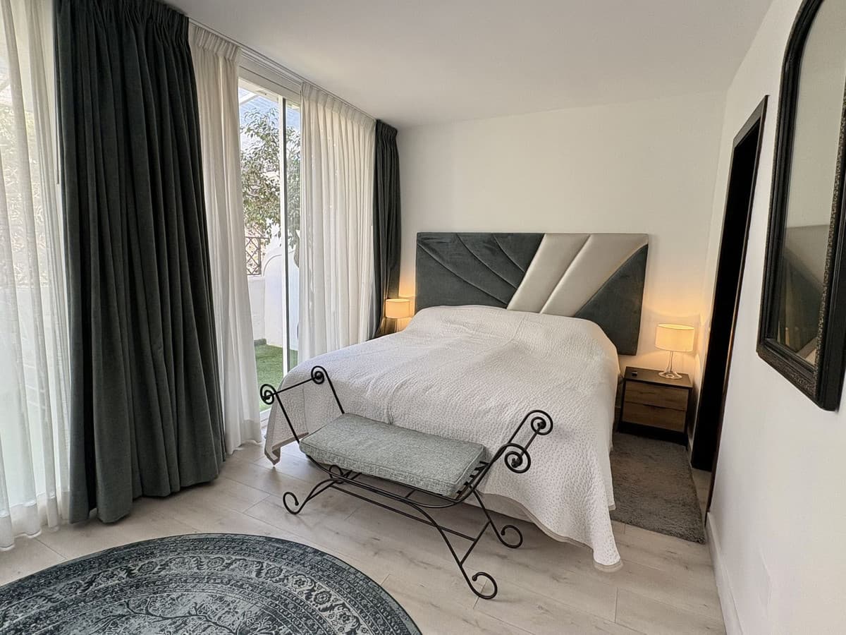Middle Floor Apartment in La Quinta — photo 10 of 10