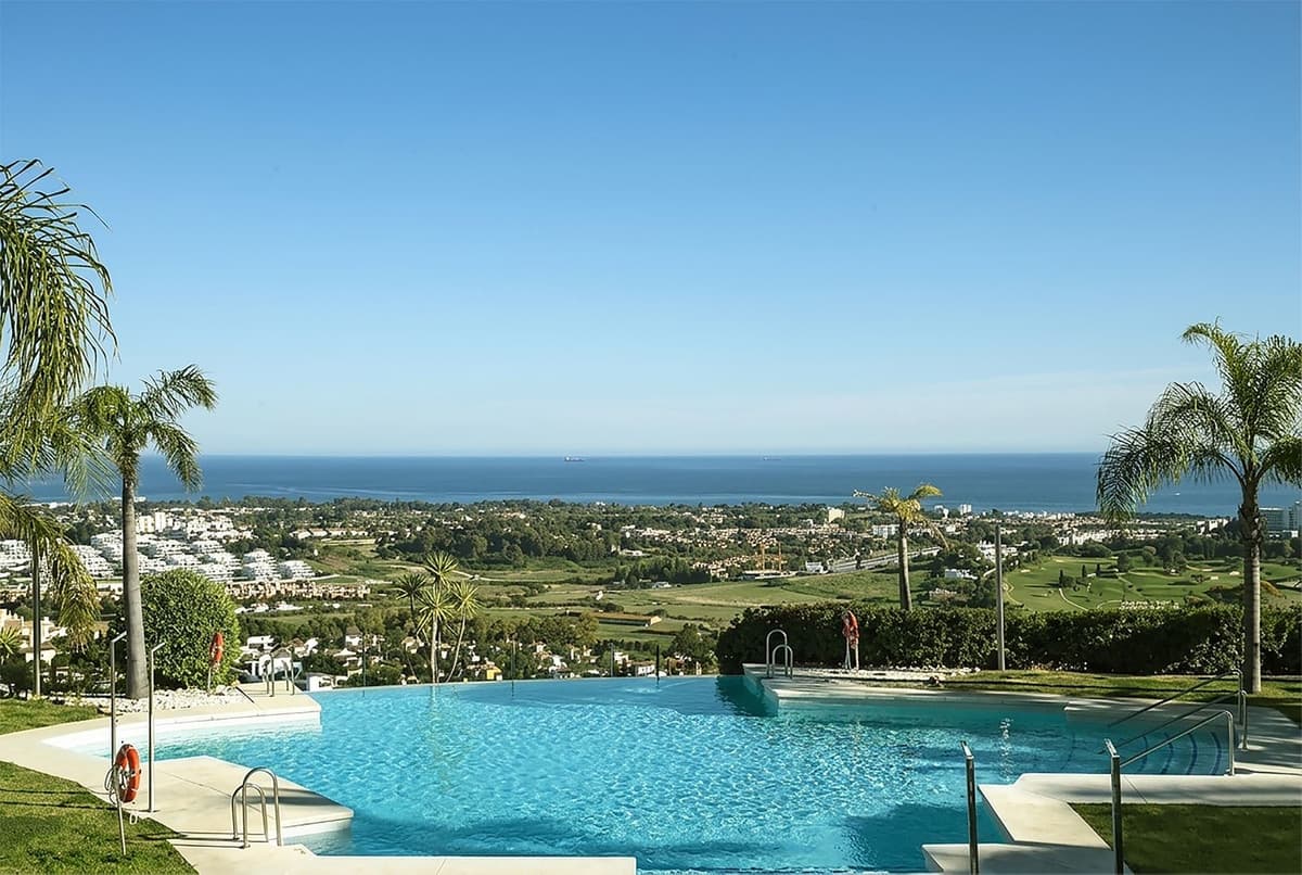 Penthouse in Benahavís — photo 1 of 10