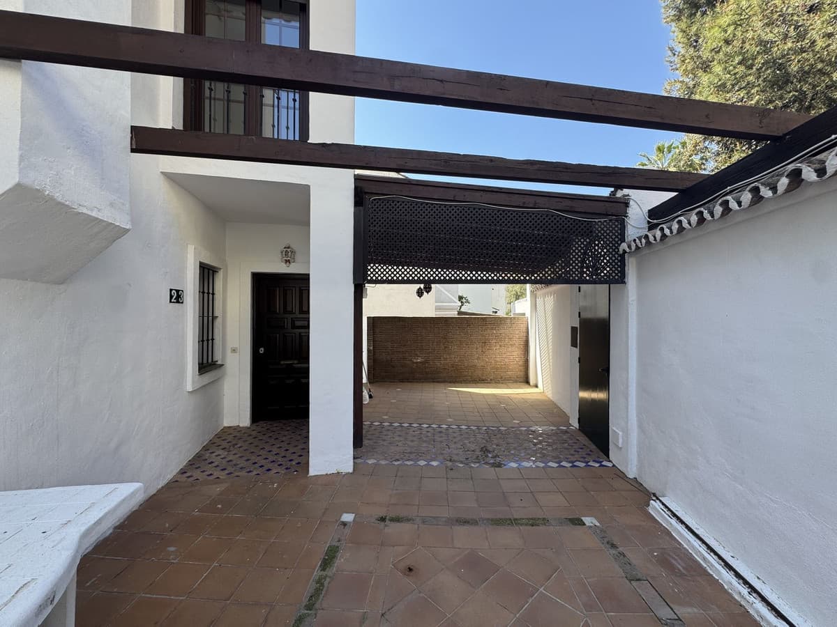 Townhouse in Marbella — photo 6 of 10
