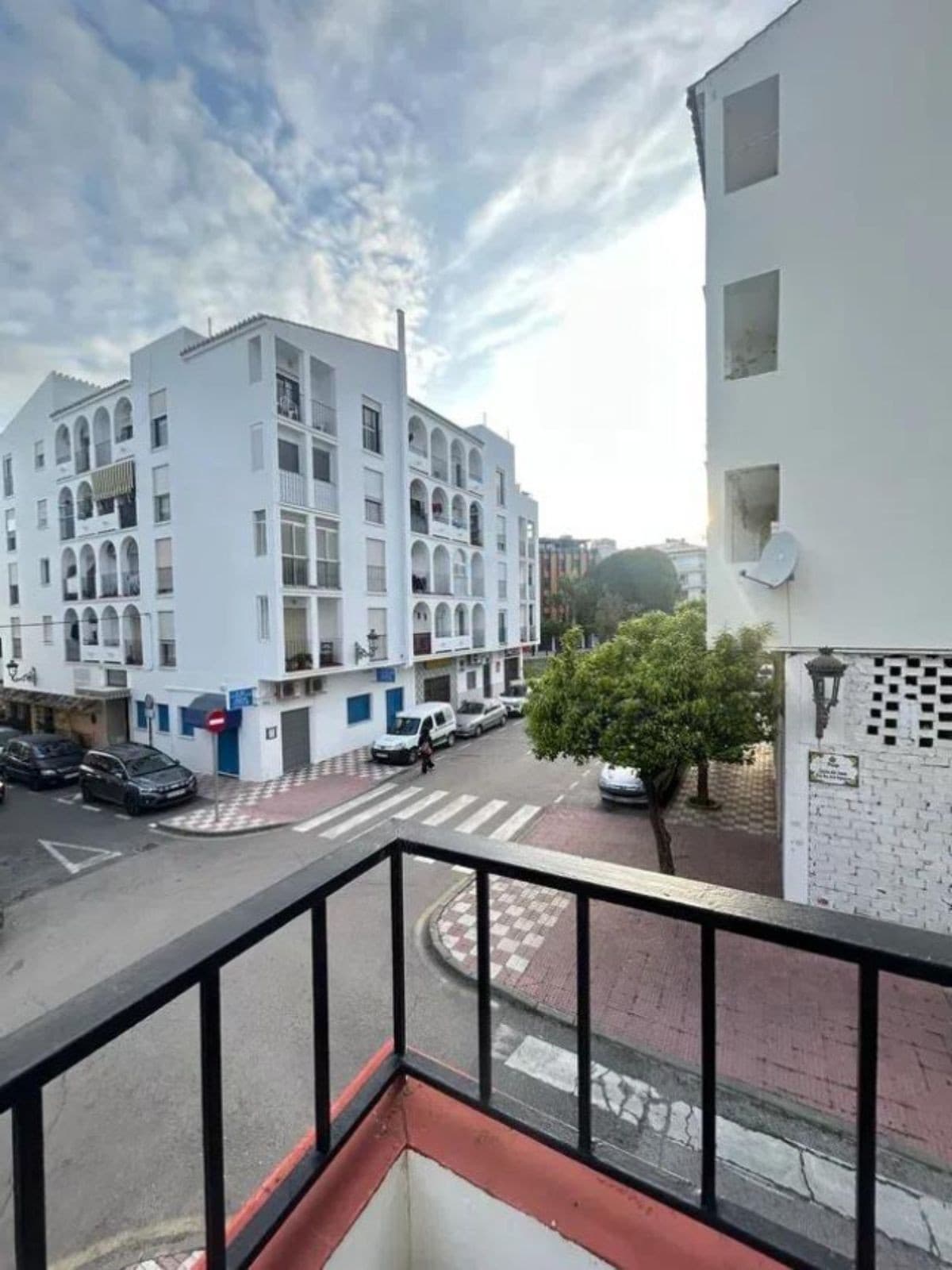 Middle Floor Apartment in Estepona — photo 1 of 10